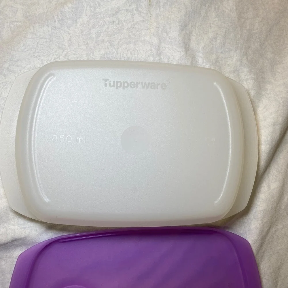 Tupperware Microwave Reheatable 850mL Storage Containers Purple Lids Lot 2‎